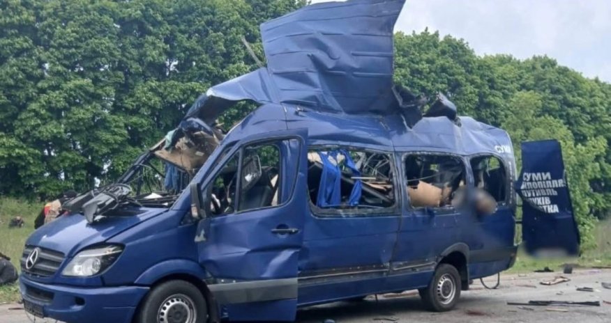 Россия атаковала автобус беспилотником: множество жертв