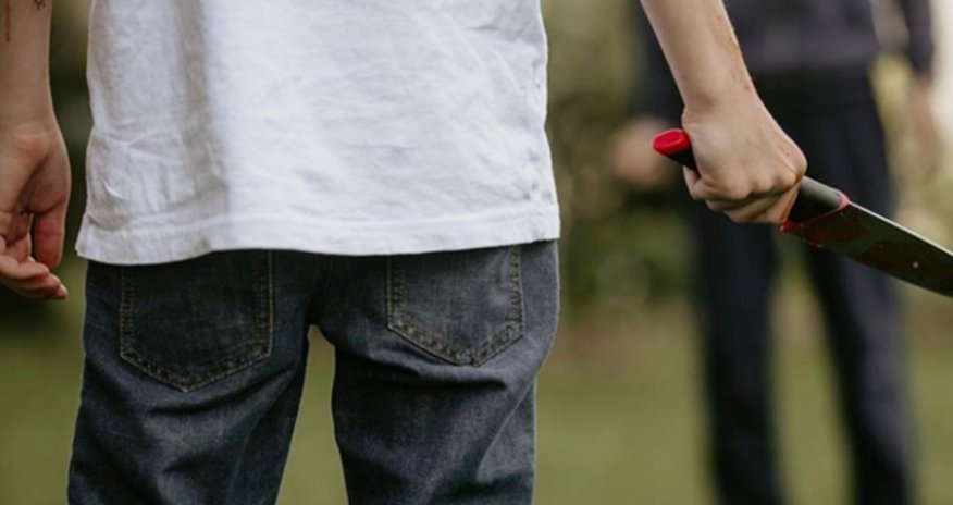 Gəncədə 18 yaşlı gənc bıçaqlanıb, saxlanılan var