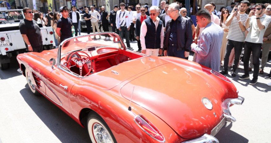 Bakıda klassik avtomobillərin sərgisi keçirilib