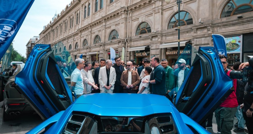 AAF sürət avtomobillərinin sərgisini təşkil edib