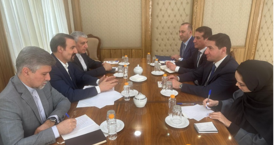 Hikmət Hacıyev İranda yüksək səviyyəli görüşlər keçirib