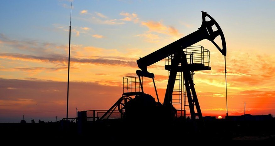 ЕС предложит снизить потолок цен на доставляемую РФ по морю нефть