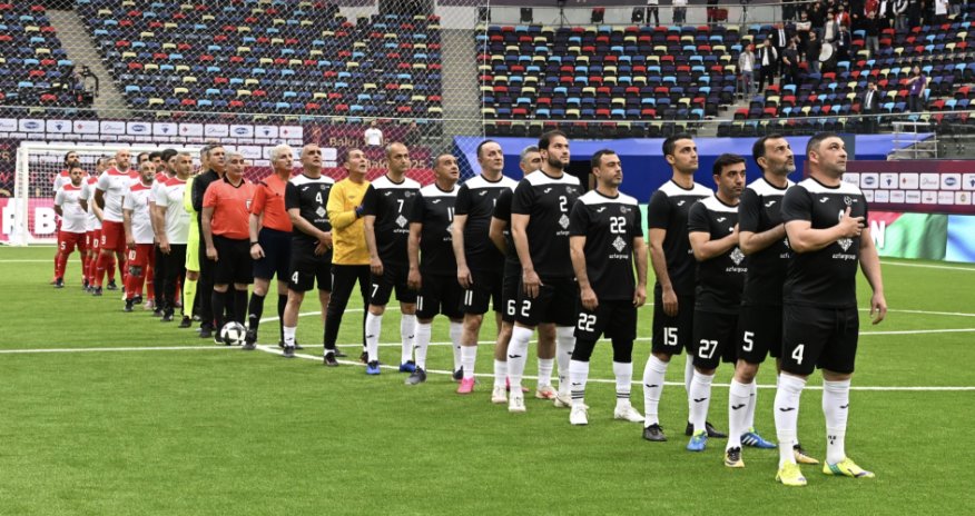 Bakıda ölkə futbolunun əfsanələri arasında matç keçirilib - Video