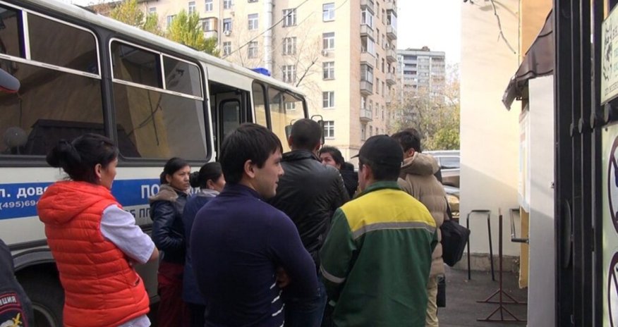 Россия отправляет десятки тысяч мигрантов воевать в Украину