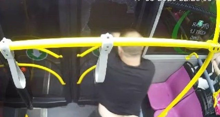 Yasamalda avtobusun şüşəsini sındıran şəxs saxlanılıb