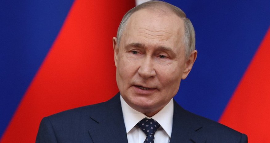 Putin Kurska səfər edib