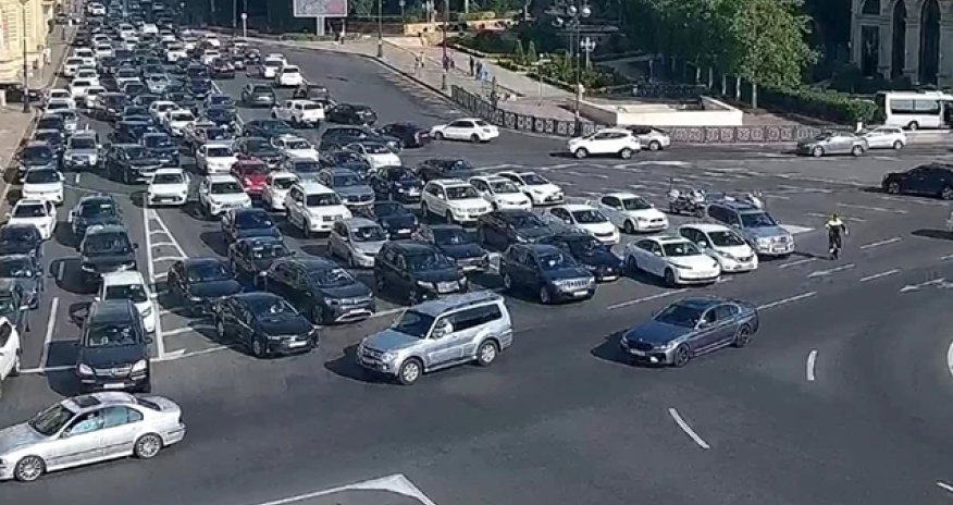 Yollarda tıxac var - Siyahı