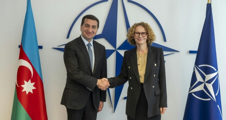 Hikmət Hacıyev NATO baş katibinin müavini ilə görüşüb