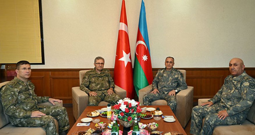 Hikmət Mirzəyev ordu generalı ilə görüşüb