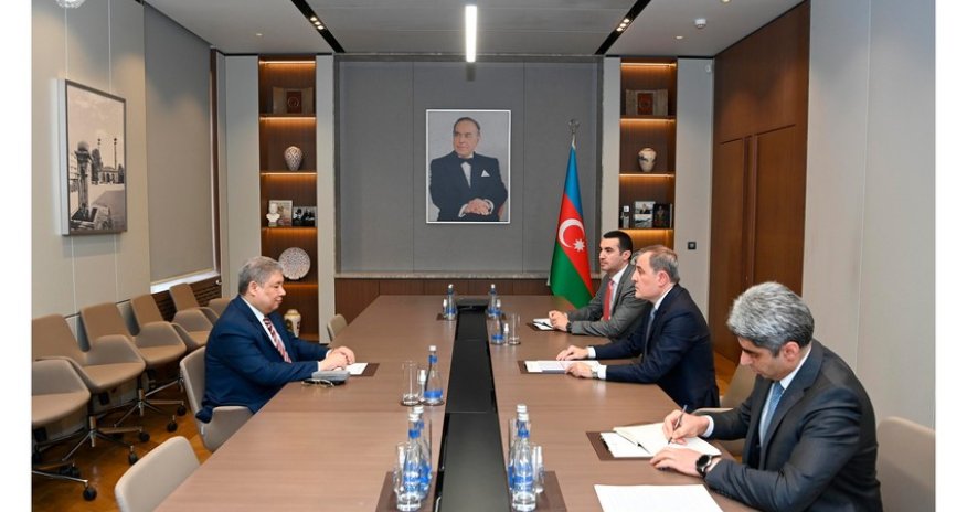 Bayramov fəaliyyəti başa çatan Misir səfiri ilə görüşüb