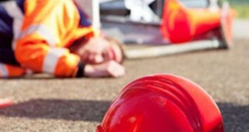 Körpüdə çalışan fəhlə yıxılıb ölüb