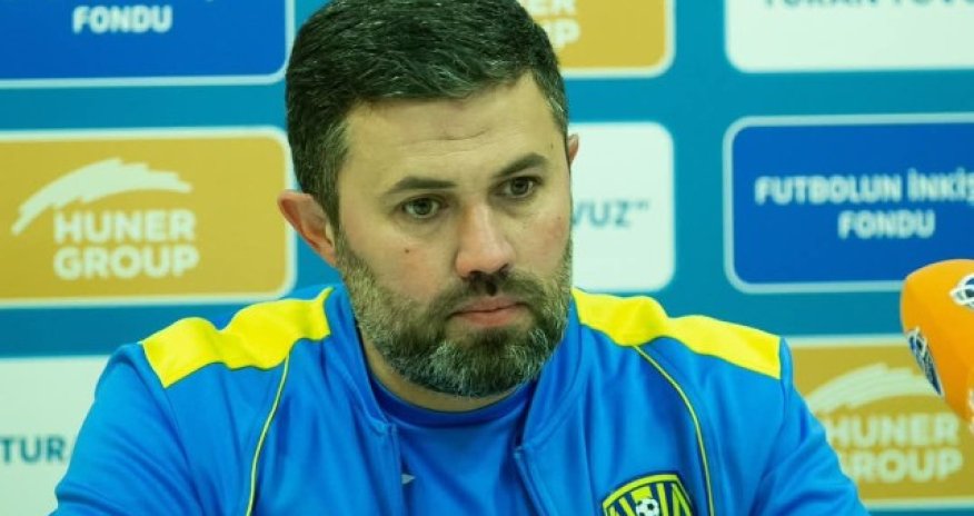 Azər Bağırov istefa verib