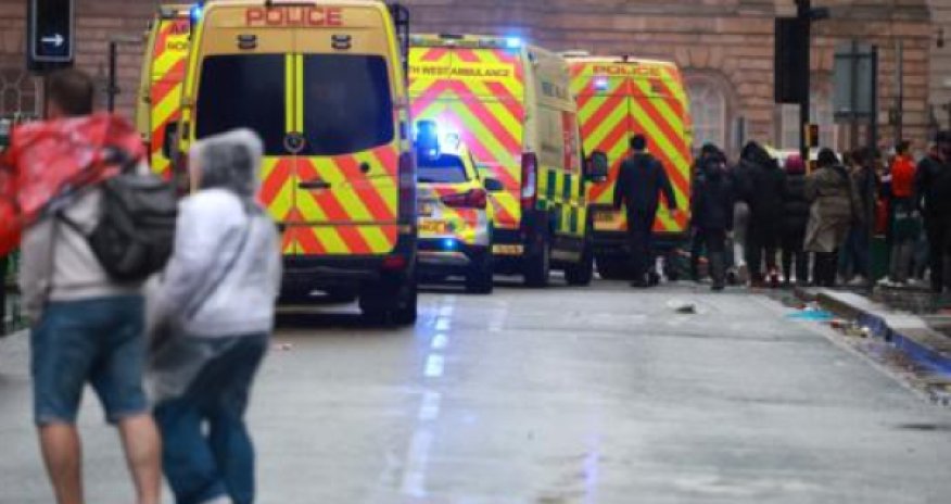 Автомобиль въехал в толпу футбольных фанатов в Ливерпуле