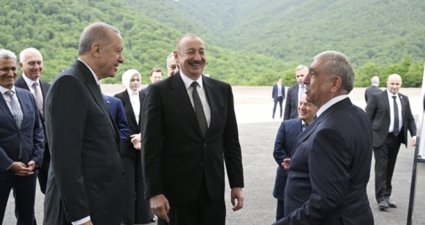 Prezidentlər Kəlbəcər-Laçın avtomobil yolunda görülən işlərlə tanış olublar