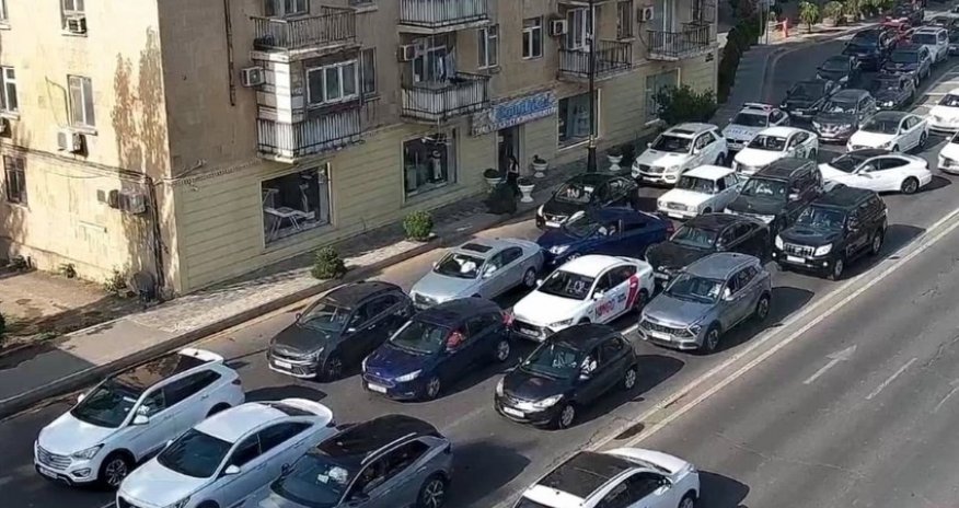 Bəzi yollarda tıxac var - Siyahı