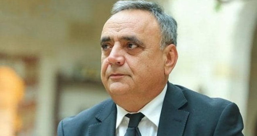 Füzuli Hüseynova töhmət verilib