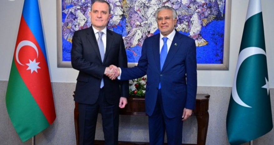 Azərbaycan və Pakistan XİN başçıları ECO Zirvəsinin təfərrüatlarını müzakirə ediblər