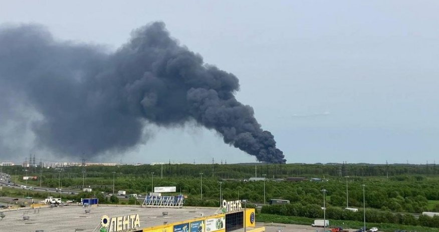 В Санкт-Петербурге горит завод порошковых красок