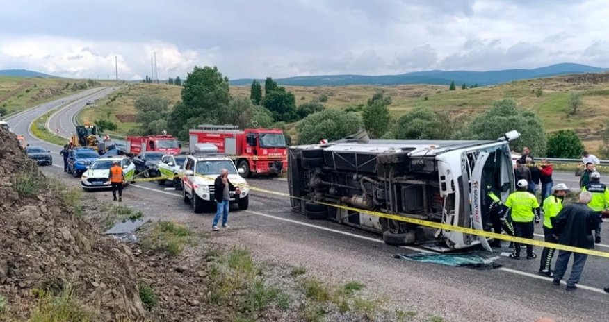 Türkiyədə ağır yol qəzası olub,ölən bə yaralananlar var