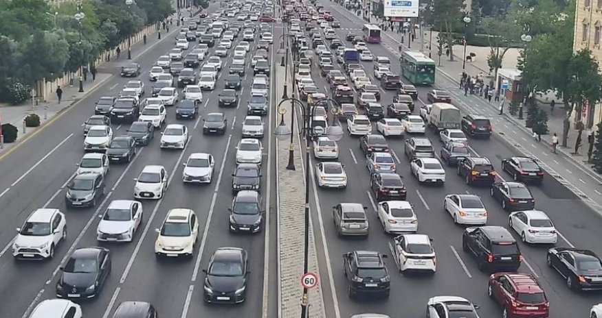Bakıda 20 istiqamətdə sıxlıq müşahidə olunur