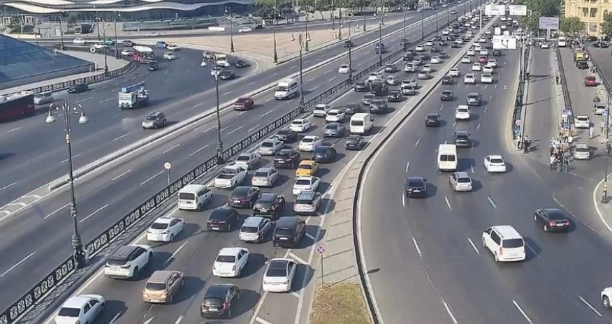 Bakıda sıxlıq olan yollar - Siyahı