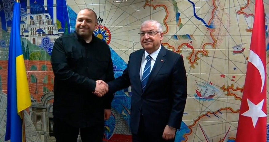 Türkiyə və Ukraynanın müdafiə nazirləri görüşüblər