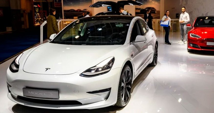 СМИ: Трамп планирует продать свой Tesla