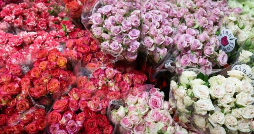 Грузия запретила ввоз крупной партии цветов из Армении