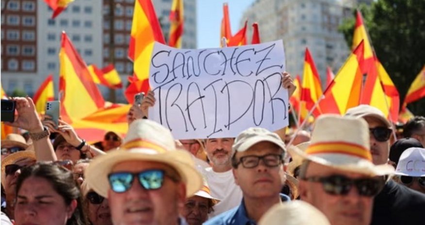 İspaniyada on minlərlə insan hökumətə etiraz edib