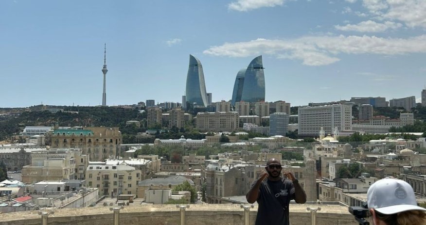 Боец UFC Халил Раунтри прогулялся по историческому центру Баку