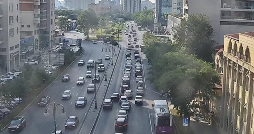 Bəzi yollarda tıxac var - Siyahı