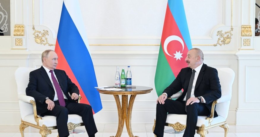 Президент Азербайджана поздравил Владимира Путина