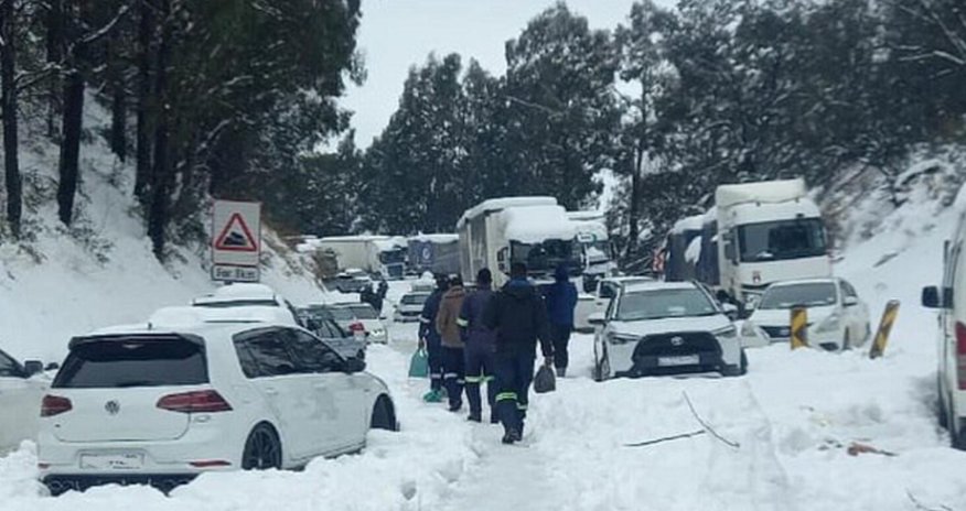 Cənubi Afrikada yağan qar 60-a yaxın insanın həyatına son qoyun