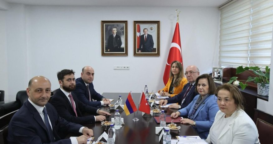 Türkiyə və Ermənistan XİN rəsmiləri Ankarada görüşüb