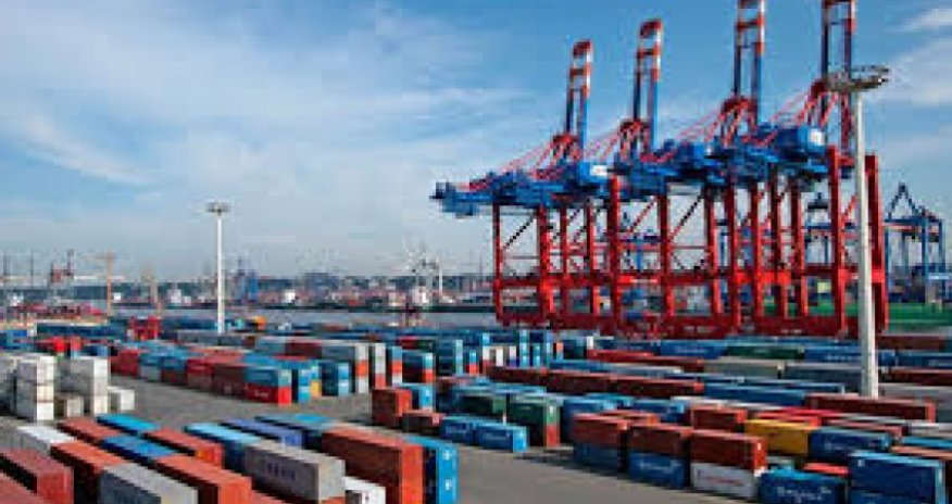 
Azərbaycanda yük daşımaları artıb