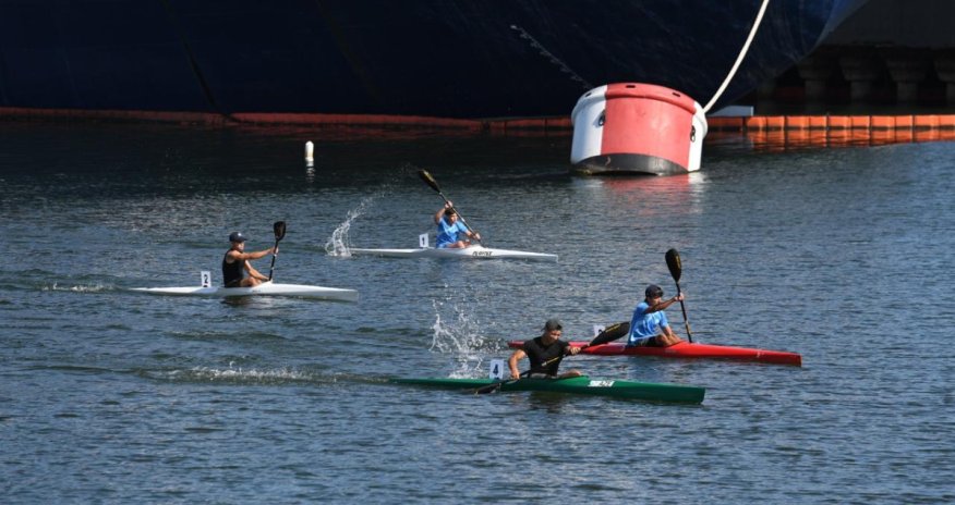 Bakıda açıq qayıq sürmə çempionatı keçirilib