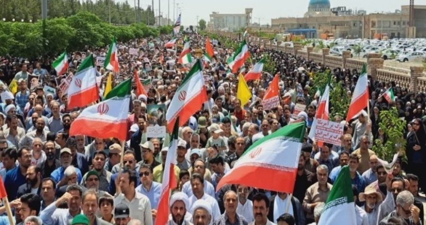 

В Иране прошли акции протеста против действий Израиля
