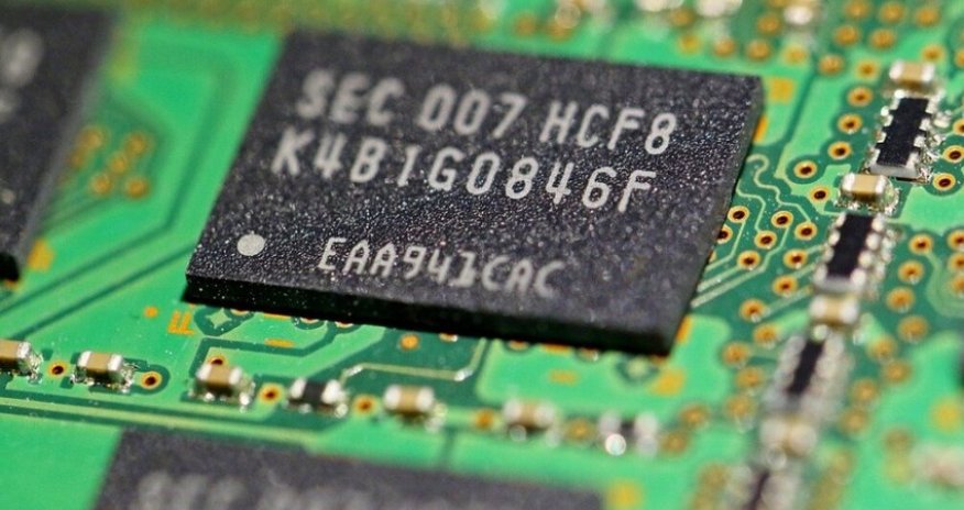 ABŞ Çinə çip istehsalat avadanlıqlarının təchizatını qadağan edə bilər