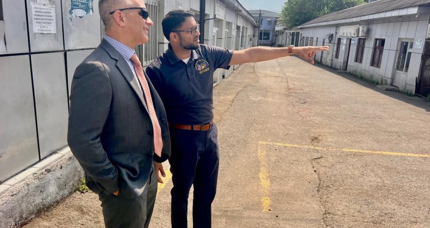 Səfir əvəzedicisi Astara-İran sərhəddinə gedib