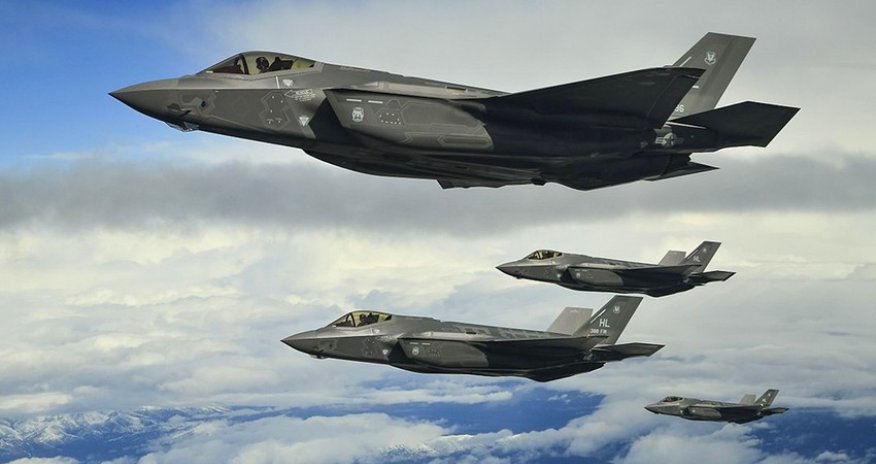 ЦАХАЛ: Истребители сбросили 30 боеприпасов на цели в Тегеране и на западе Ирана