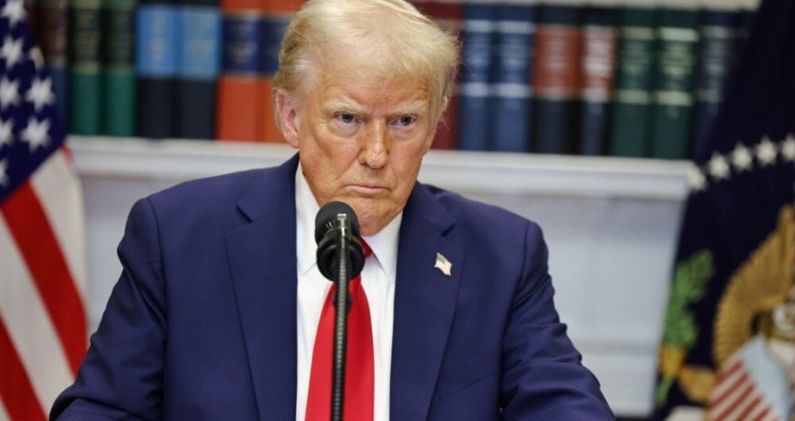 Трамп созвал срочное совещание из-за ударов Ирана по базам США