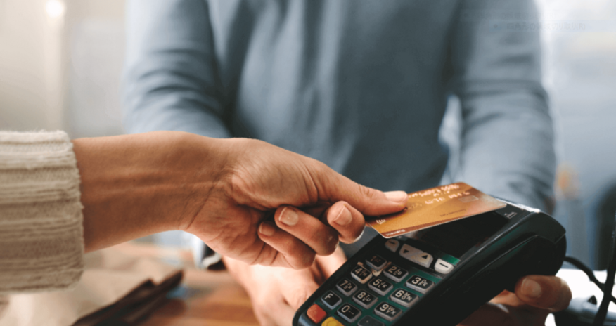 Nağdsız ödənişlərin aylıq həcmi 10 milyard manata yaxınlaşıb