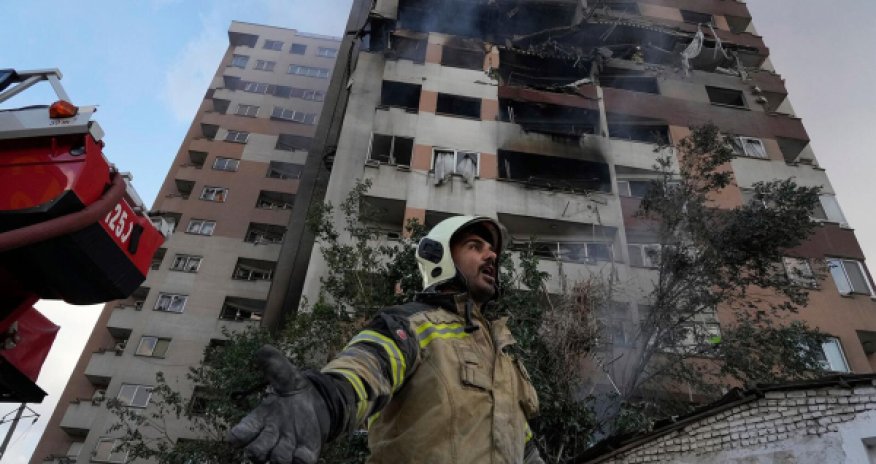 Explosions rock Iranian cities