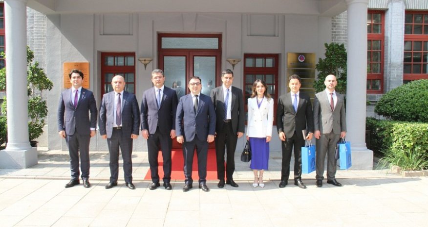 MEDİA nümayəndə heyəti Sinxua xəbər agentliyində olub