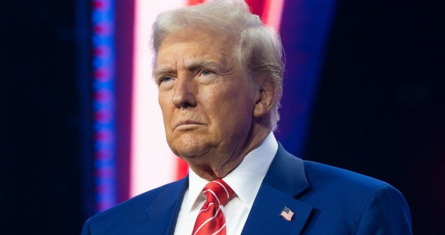 Трамп прекратил торговые переговоры с Канадой