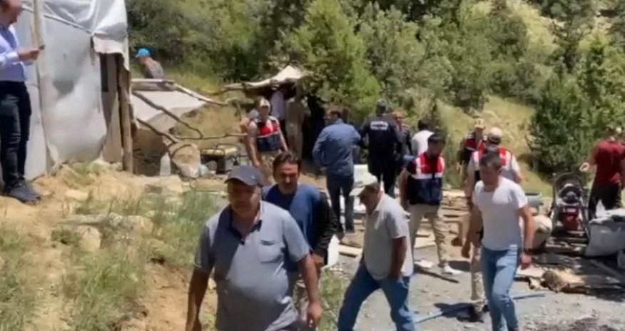 Türkiyədə daş karxanasında uçqun olub, ölən və yaralananlar var