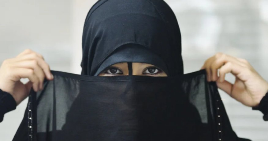В Казахстане запретили одежду, скрывающую лицо