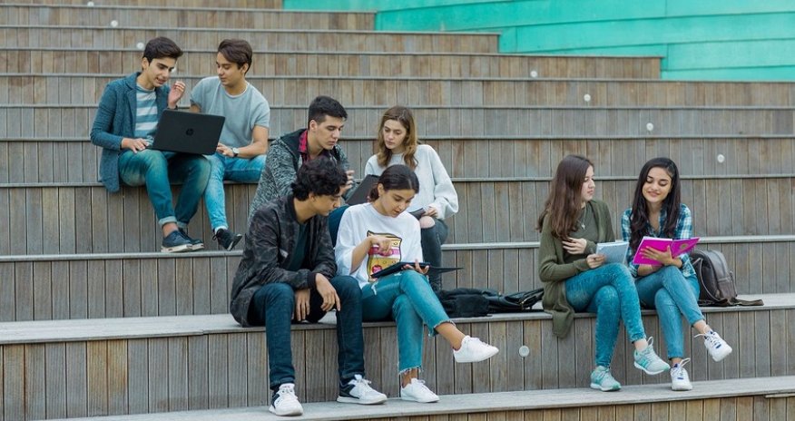 Universitetlərdə rus dilində tədrisin dayandırılması xəbəri saxtadır- FOTO