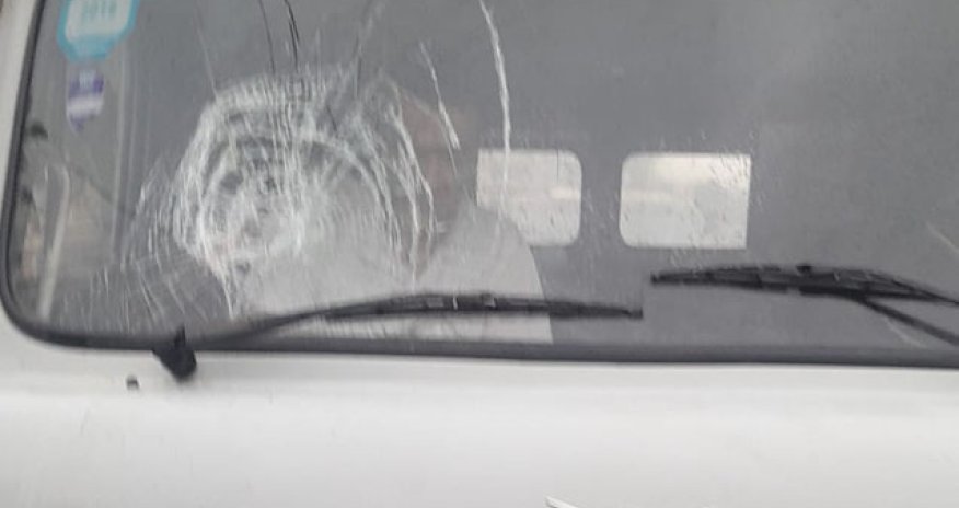 Göygöldə xəstə yaxınları təcili yardım maşınına hücum edib