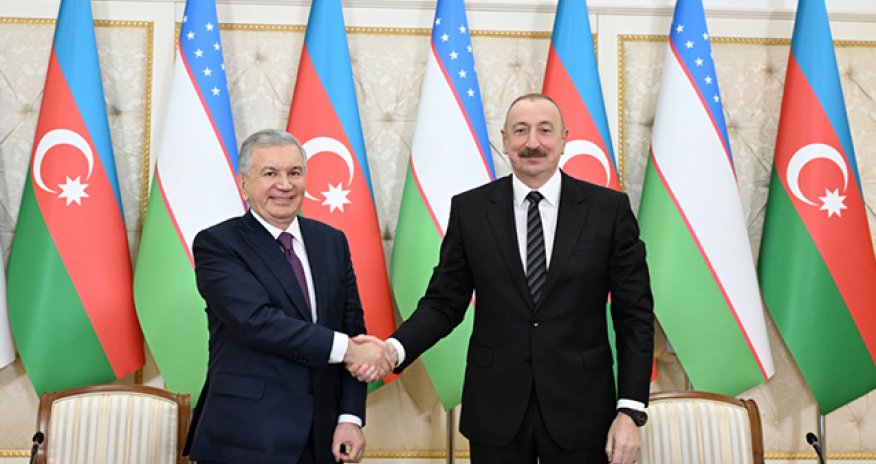 Президент Ильхам Алиев поделился публикацией о встрече с узбекским коллегой